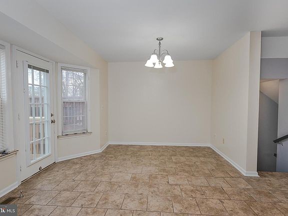 5th image of 55 Thornberry Dr