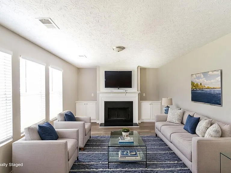 6583 Carriage Ln — Photo 4