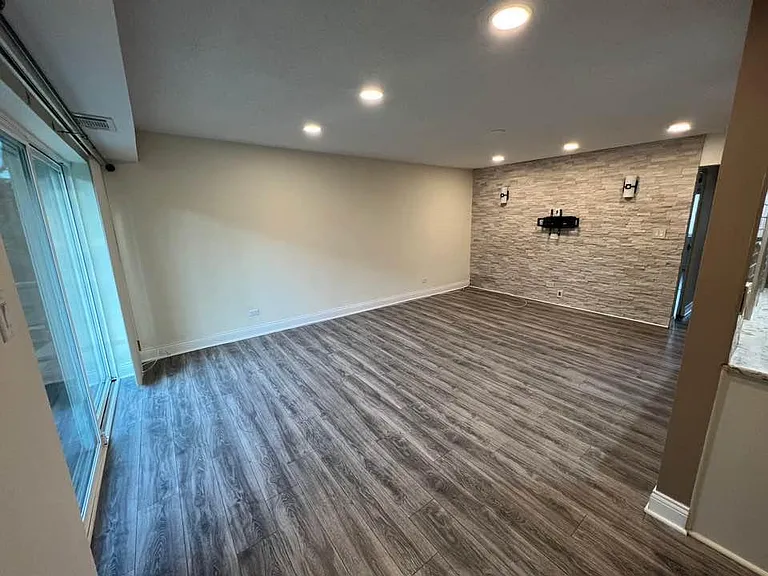 908 Casey Ct #3 — Photo 1