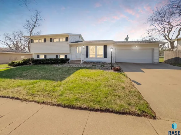 3105 S 7th Ave, Sioux Falls, SD 57105