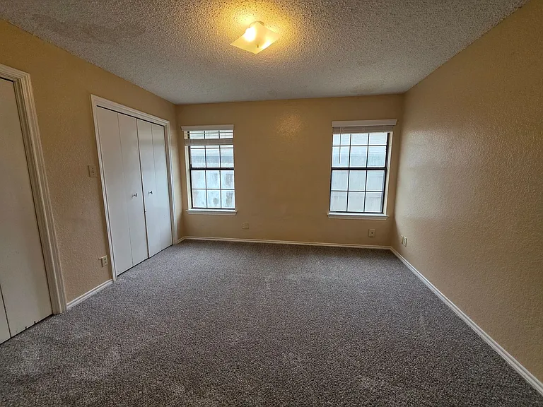 4724 Berridge Ln — Photo 6