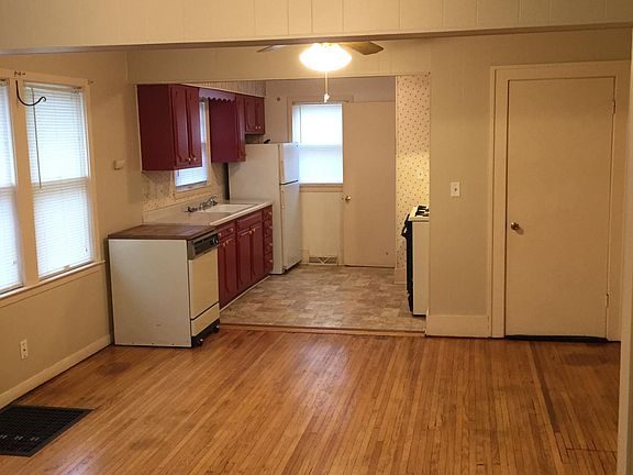 3rd image of 720 River Ln