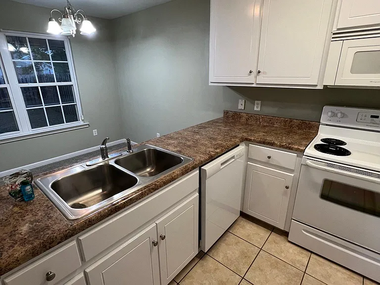 140 Coral Ln — Photo 17