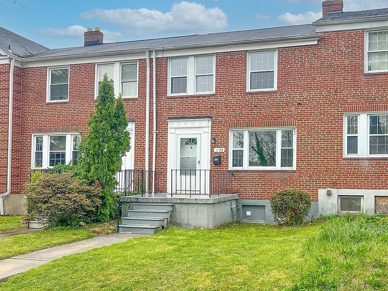 1193 Granville Rd — Photo 3