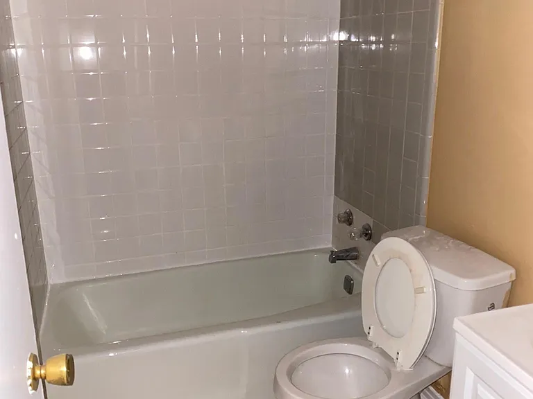5810 Valley Dr — Photo 3
