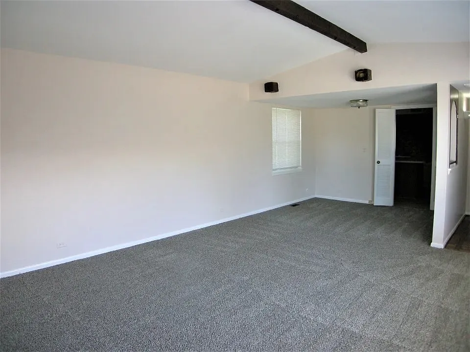 3 bed, 1800 sqft, $2,495 — Photo 3