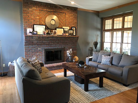 3rd image of 6670 Sturbridge Pl