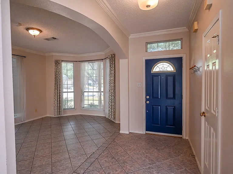 2100 Newport Dr — Photo 12