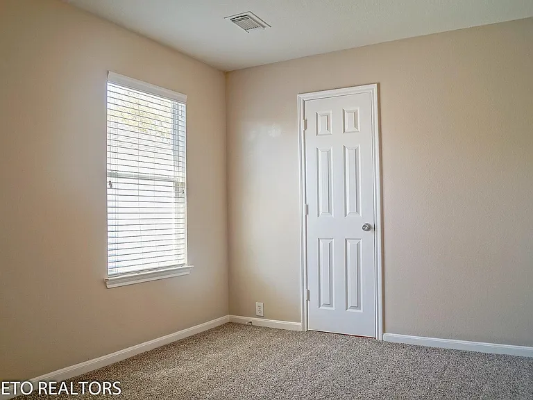 2819 Foster Hill Dr — Photo 22