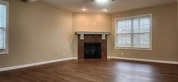 511 Falkland Cir — Photo 2