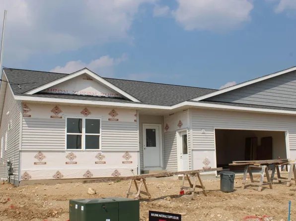 938 Drumlin DRIVE, Kewaskum, WI 53040