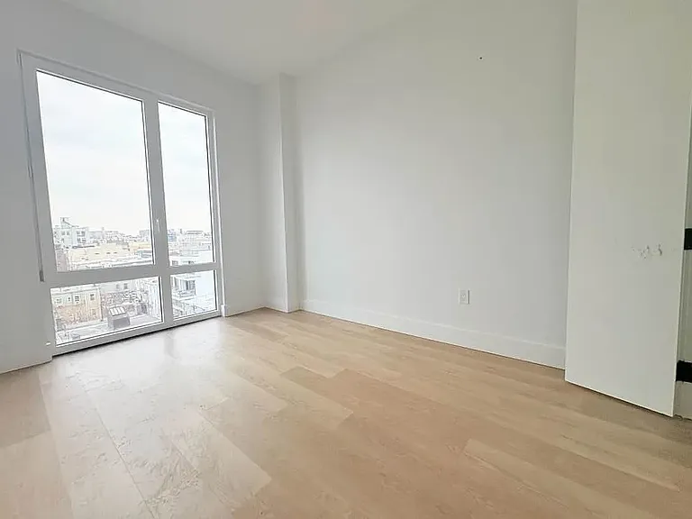 141 Frost St #4D — Photo 5