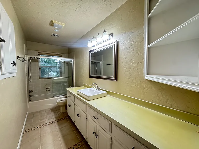 905 Rambling Oaks Dr — Photo 15