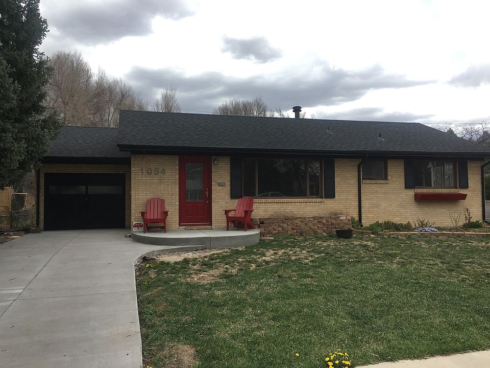 Front of 1054 La Salle