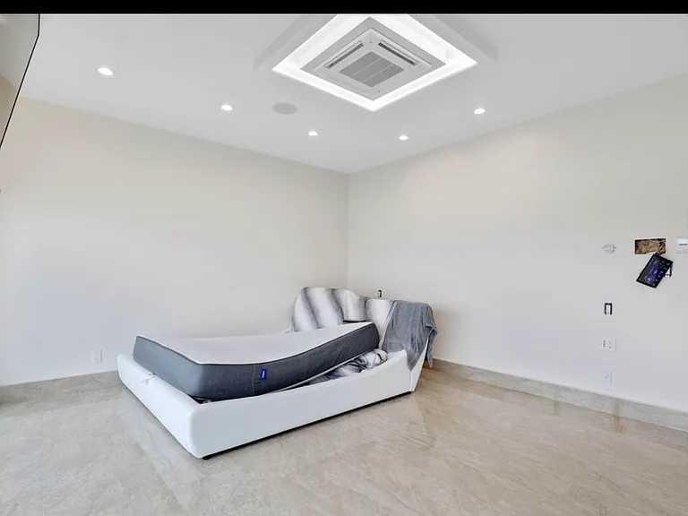 11 Waldane Ct #2 — Photo 8