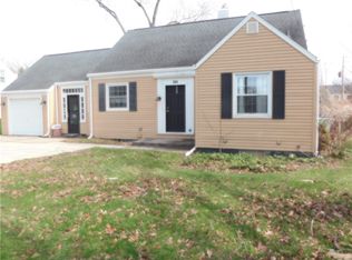 584 Eastland Rd, Berea, OH 44017