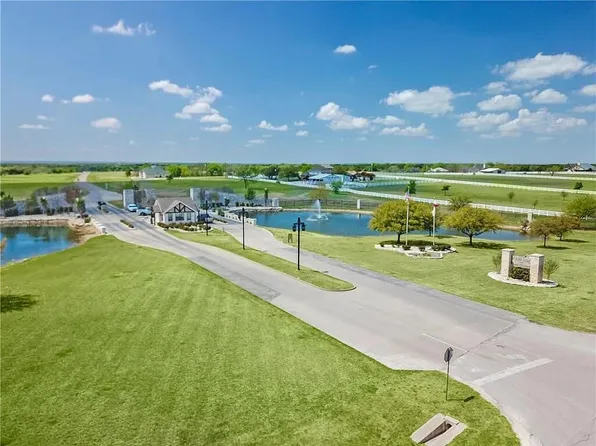 1645 White Bluff Dr, Whitney, TX 76692