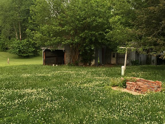 Out building with a hoist 