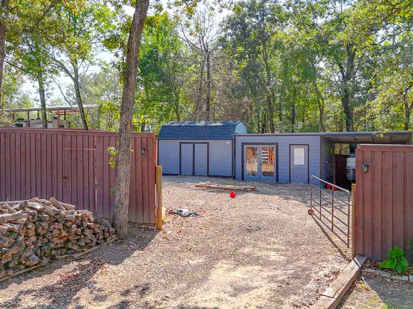 Cambridge Dr, Streetman, TX 75859