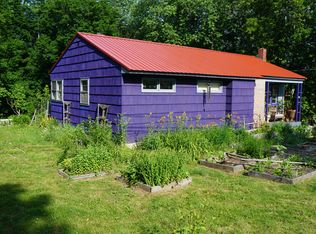 33 Bryant Rd, Dexter, ME 04930