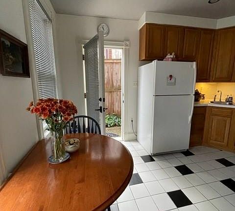 Main kitchen entrance to apartment