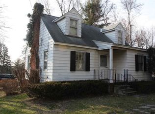 422 N Greenbush Rd, Rensselaer, NY 12144