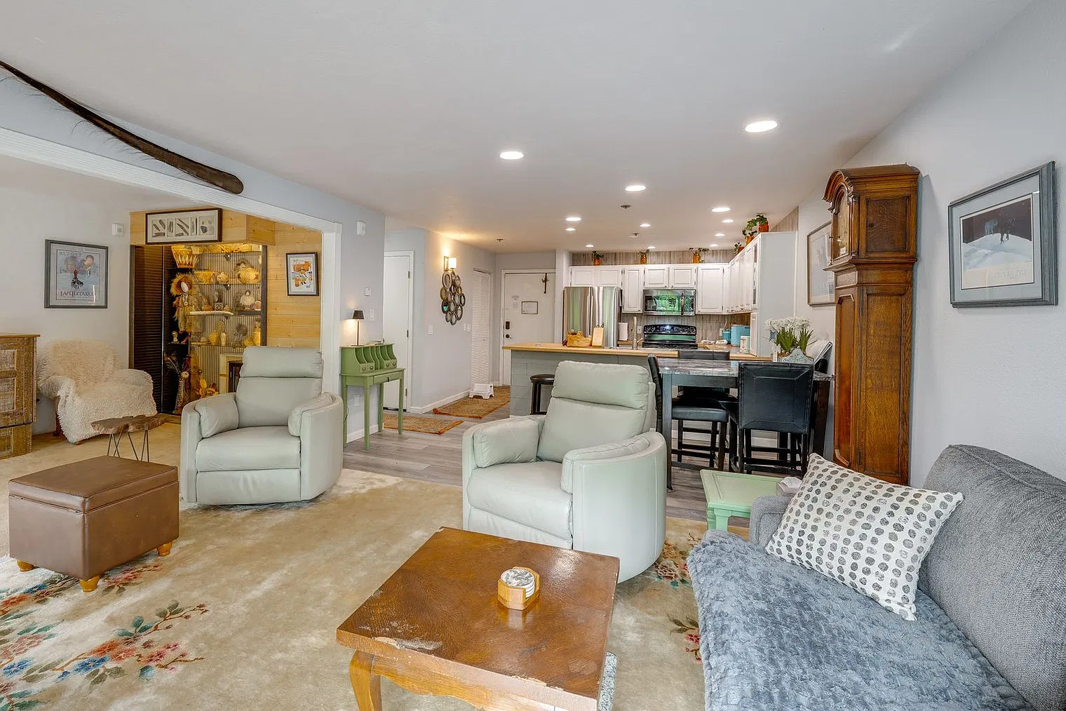 1 bed, 2.0 bath, 699 sqft, $2,069 — Photo 1