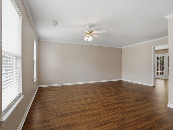 5th image of 126 Middleton Ct