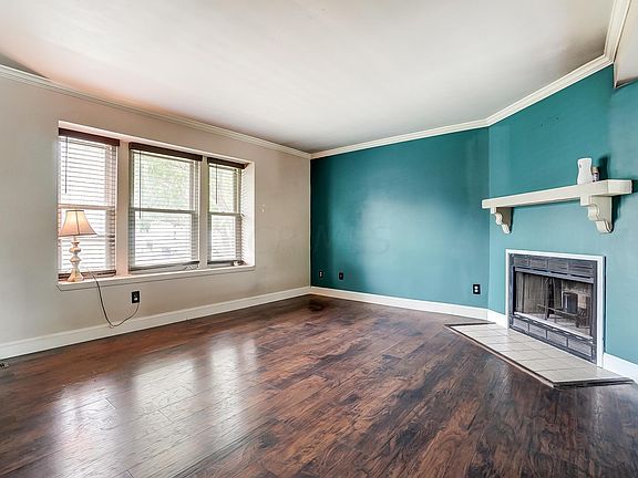 5th image of 840 Hickok Dr #204