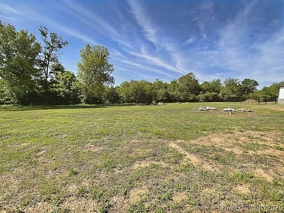 2nd image of 16845 W Sierra Cir