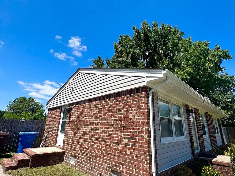 908 Serf Ct — Photo 4