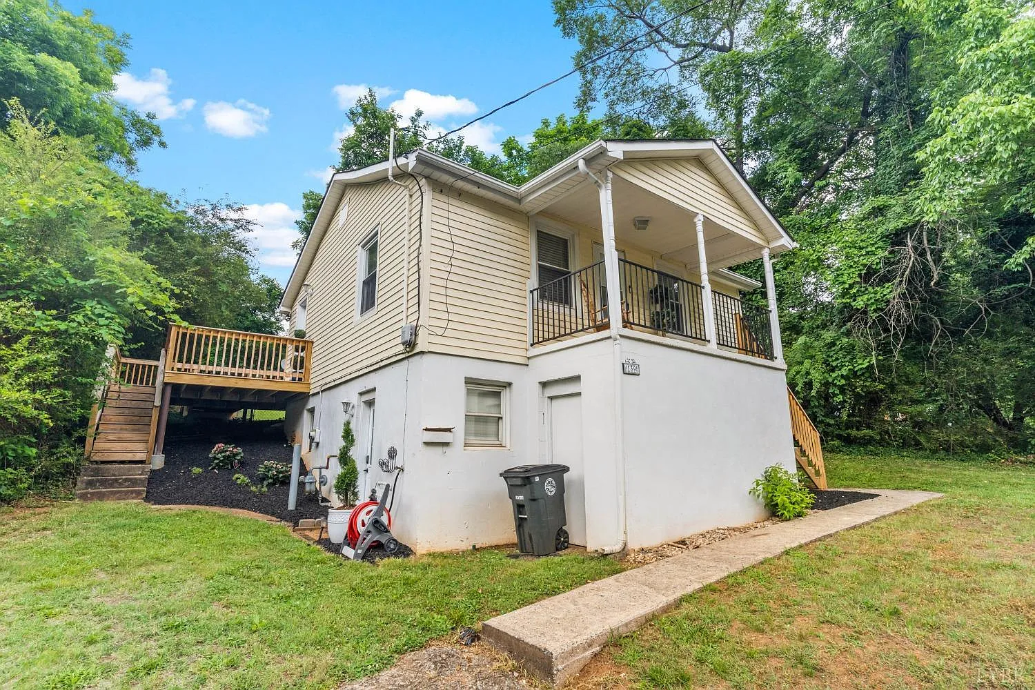 139 Breckenbridge St photo 1