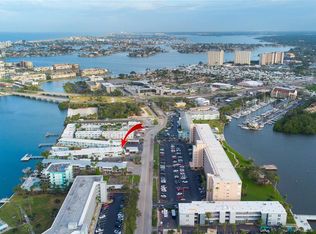 1840 Shore Dr S APT 11, South Pasadena, FL 33707