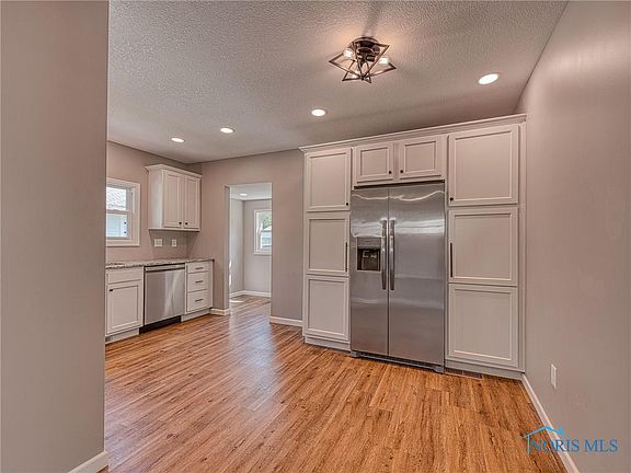 2nd image of 5836 Livingston Dr