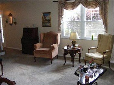 4th image of 303 Nancy Cir