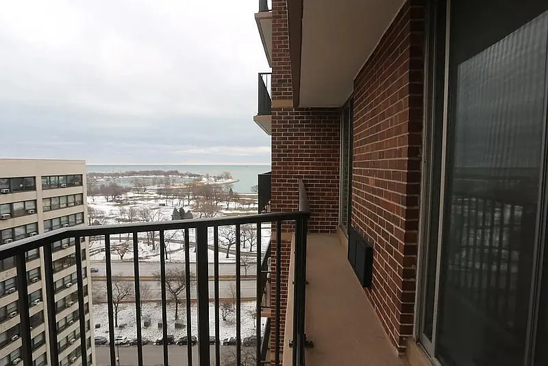 1 bed, 1.0 bath, 957 sqft, $1,590 — Photo 1