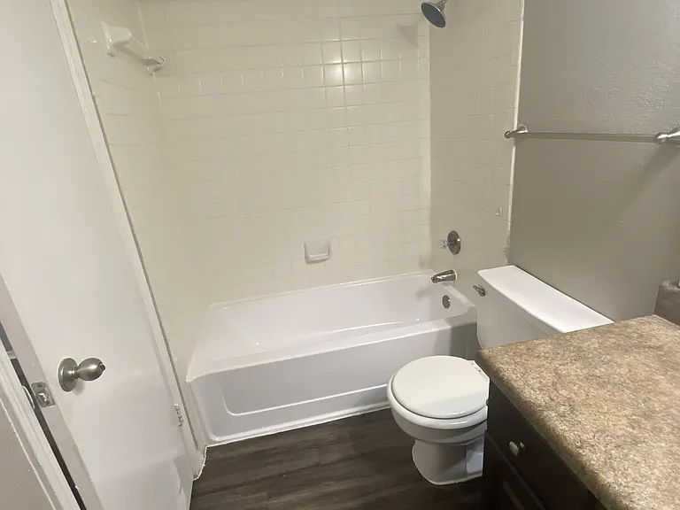 Walnut Creek Apartments — Photo 20