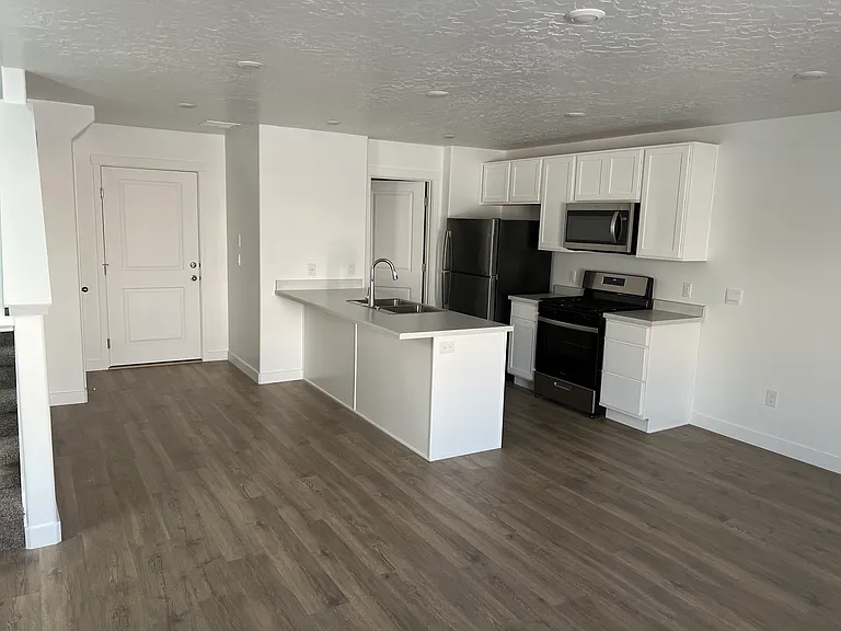 1868 N Blue Iris Ave — Photo 20