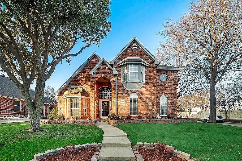 5 bed, 2745 sqft, $3,650 — Photo 1