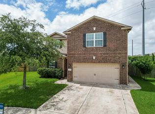 346 Apache Field Ln, La Marque, TX 77568