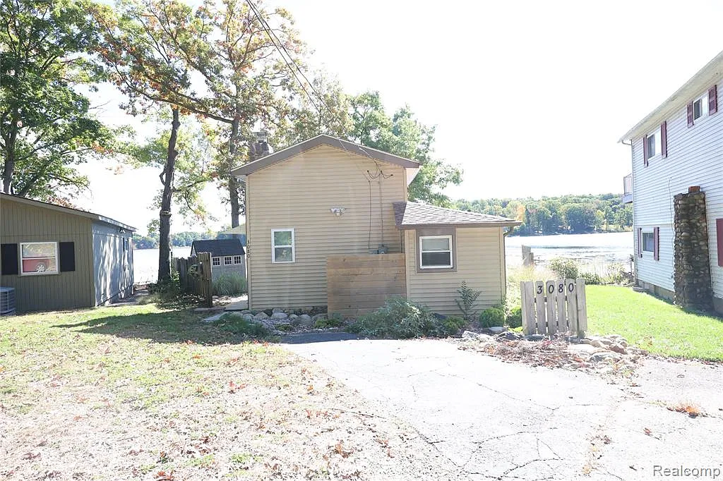 1 bed, 1.0 bath, 830 sqft, $2,000 — Photo 2