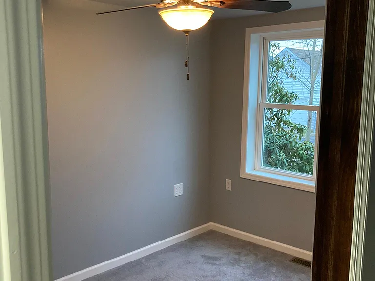 614 Warren St — Photo 16