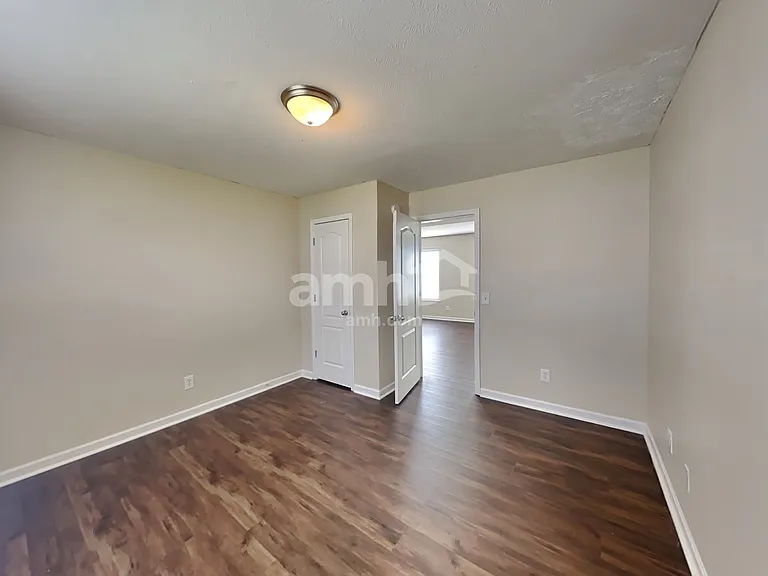 733 Clear Cir — Photo 16