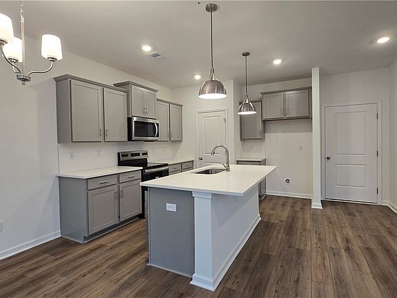 3rd image of 12 Gateway St