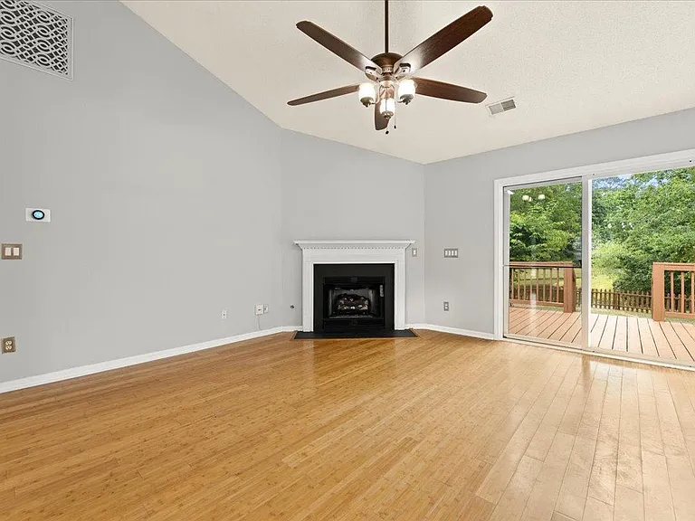 1201 Grasswind Dr — Photo 9