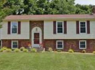 2613 Green Ridge Cir, Roanoke, VA 24019