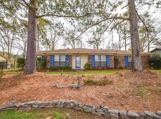 230 Swan Lake Dr, Jackson, MS 39212