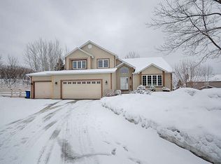 7835 Dover Cv, Eden Prairie, MN 55347