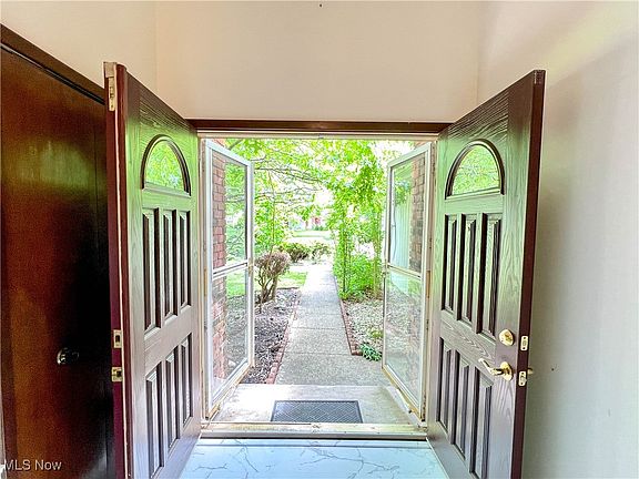 4th image of 25946 Tallwood Dr