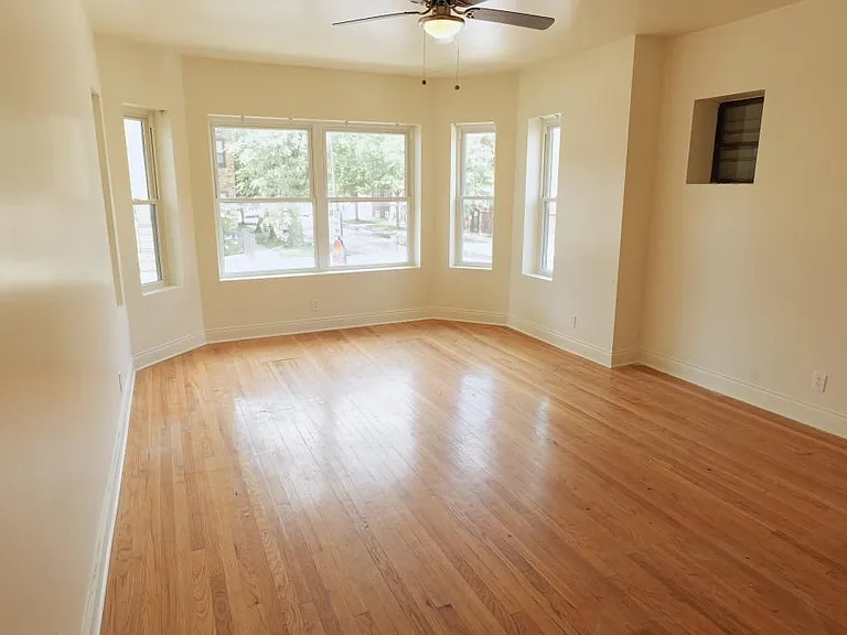 8101 S Loomis Blvd #1 — Photo 2